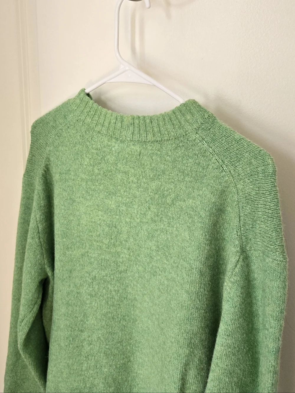 American Eagle Green Fluffy Knit Sweater Sz S - Picture 9 of 12